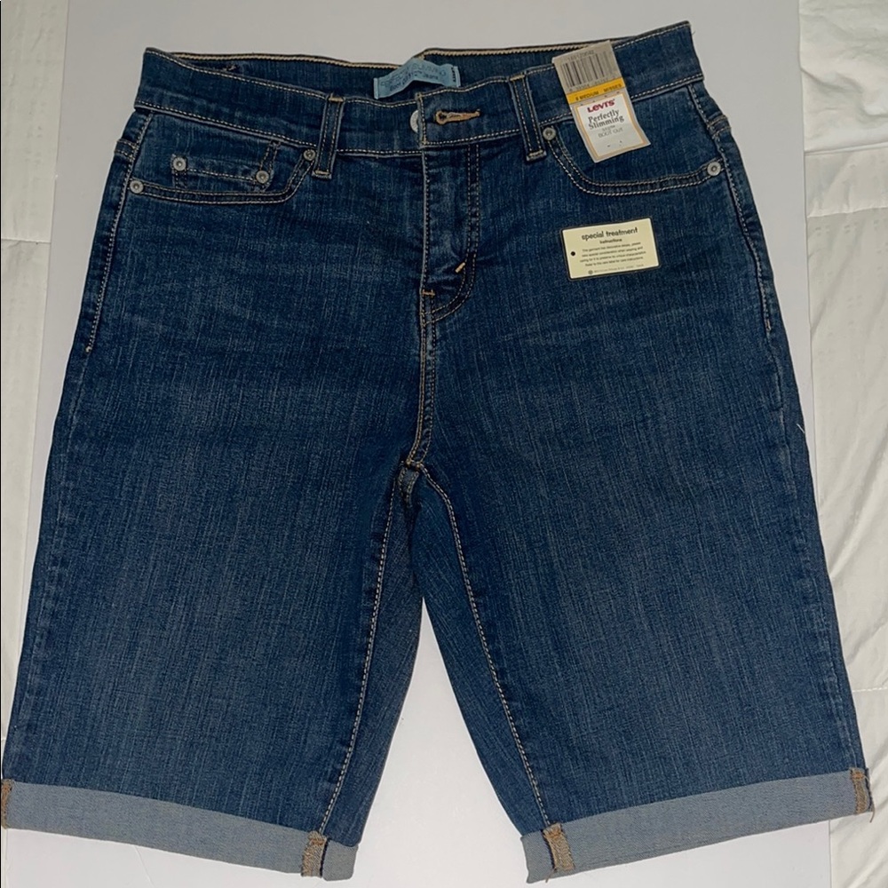 Levi's Dark Wash Denim Shorts waist 15 inseam 10 length 20 has stretch NWT 8M